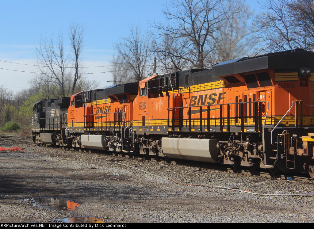 BNSF 6986